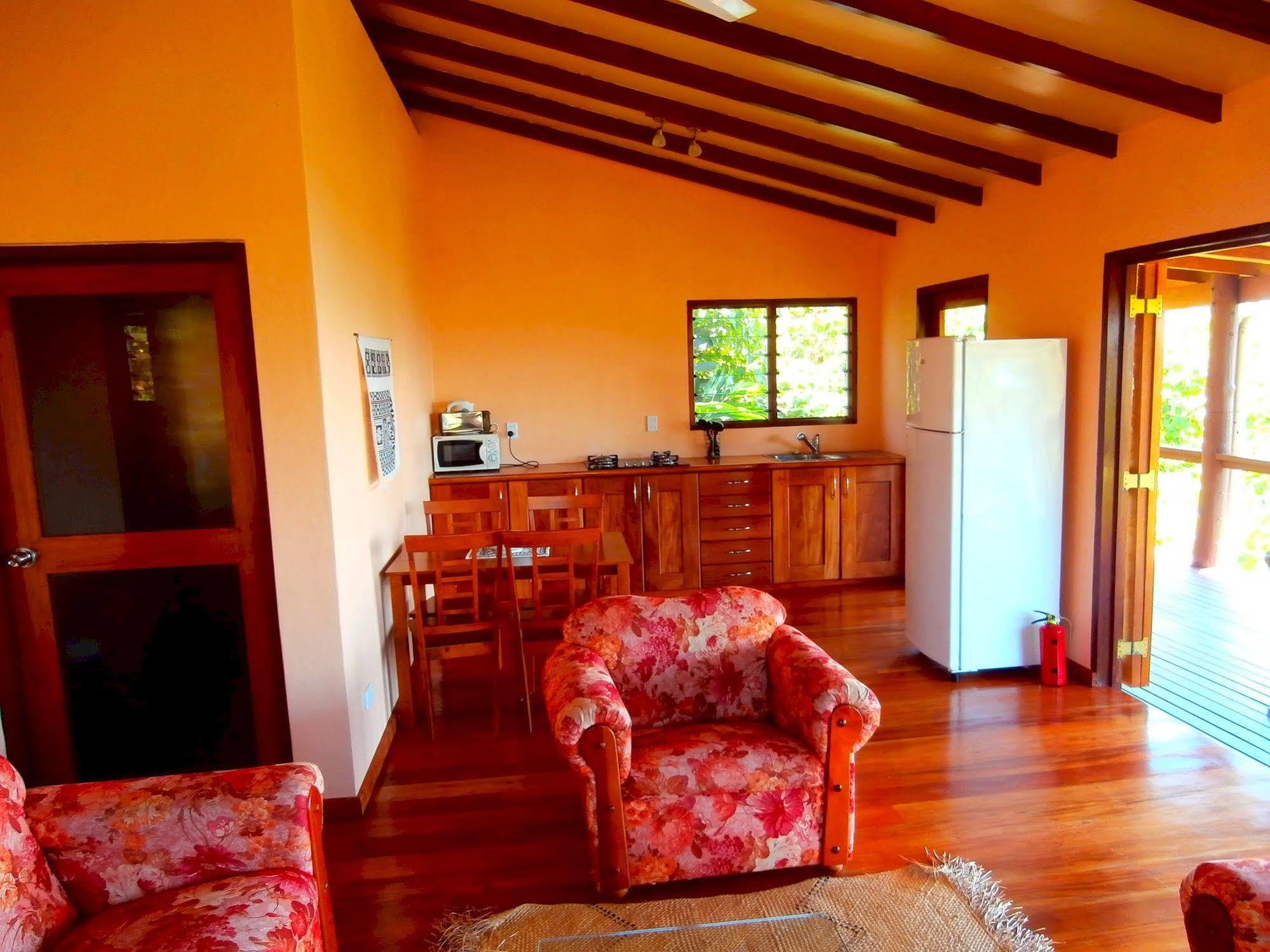 Korovesi Sunshine Villas Savusavu Exteriör bild