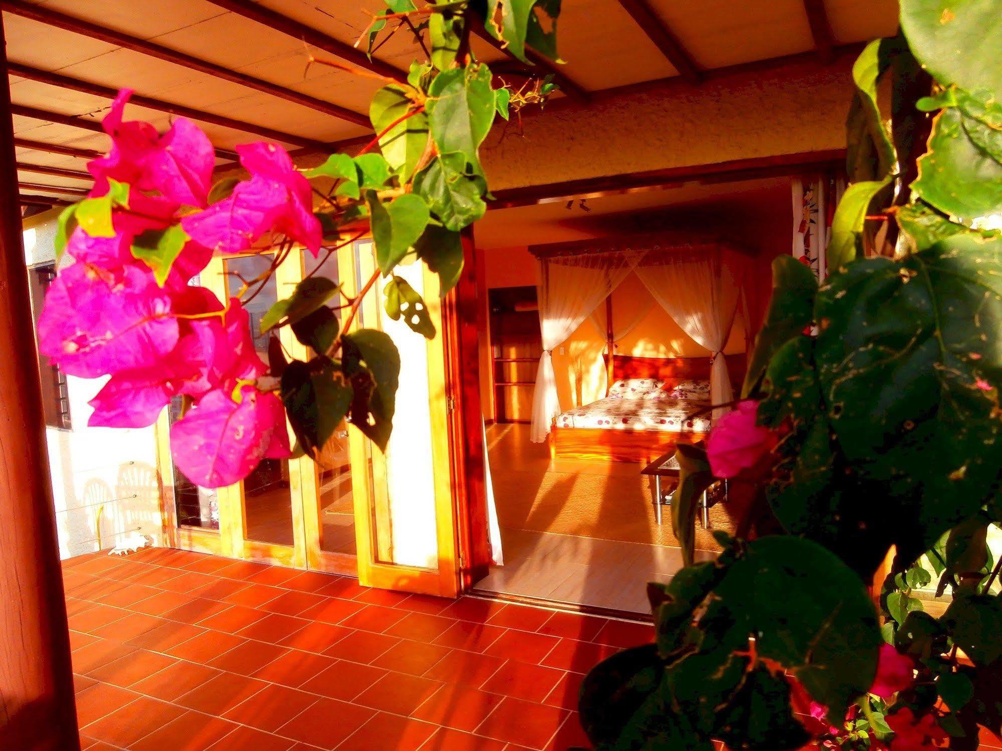 Korovesi Sunshine Villas Savusavu Exteriör bild