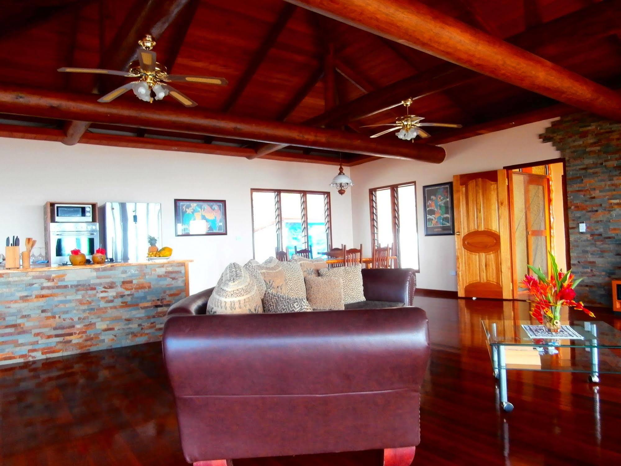 Korovesi Sunshine Villas Savusavu Exteriör bild