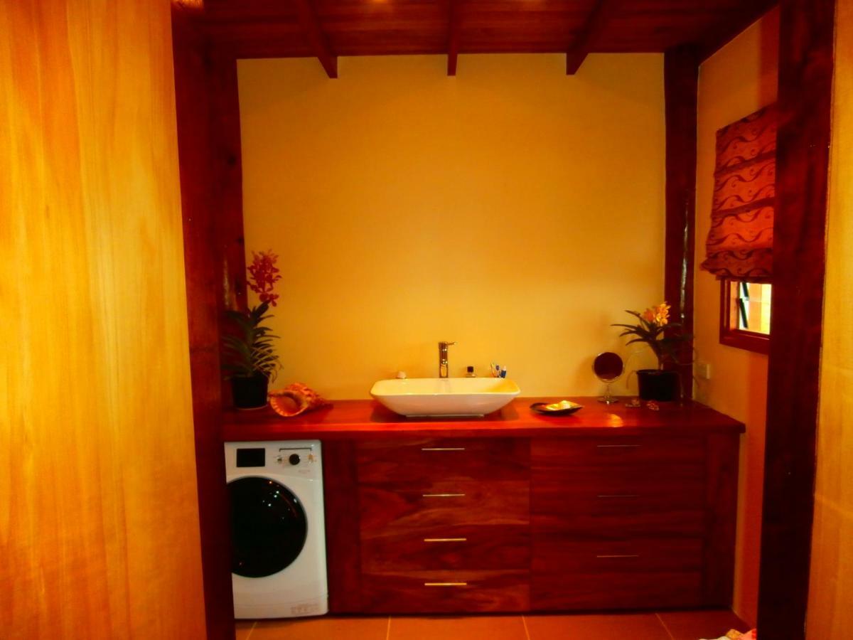 Korovesi Sunshine Villas Savusavu Exteriör bild